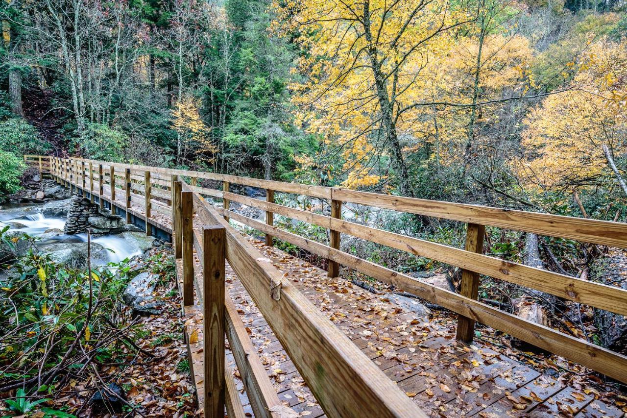 Dew South, 2 Bedrooms, Sleeps 8, Views, Arcade, Hot Tub, Pet Friendly Gatlinburg Buitenkant foto